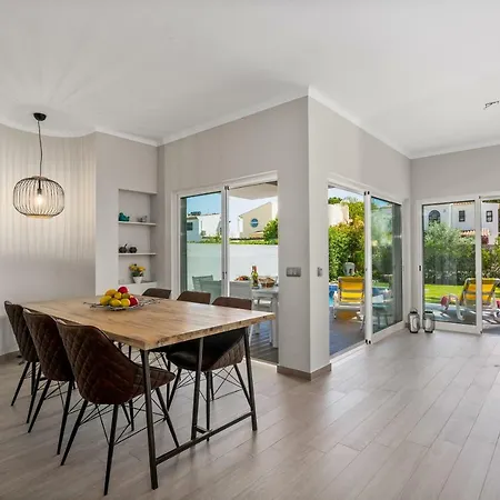 Casa Del Mar Vilamoura Newly Renovated 3 Bedroom With Pool A C And Wifi Villa Quarteira